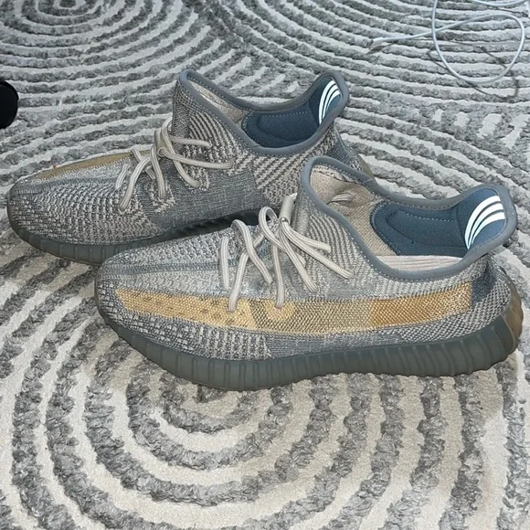 YEEZY 350 ISRAFIL - Picture 2 of 8